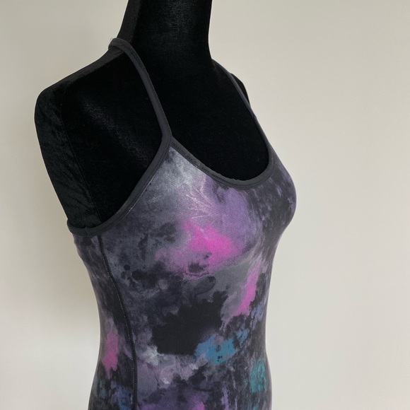 Lucy yoga tank top - Picture 3 of 7